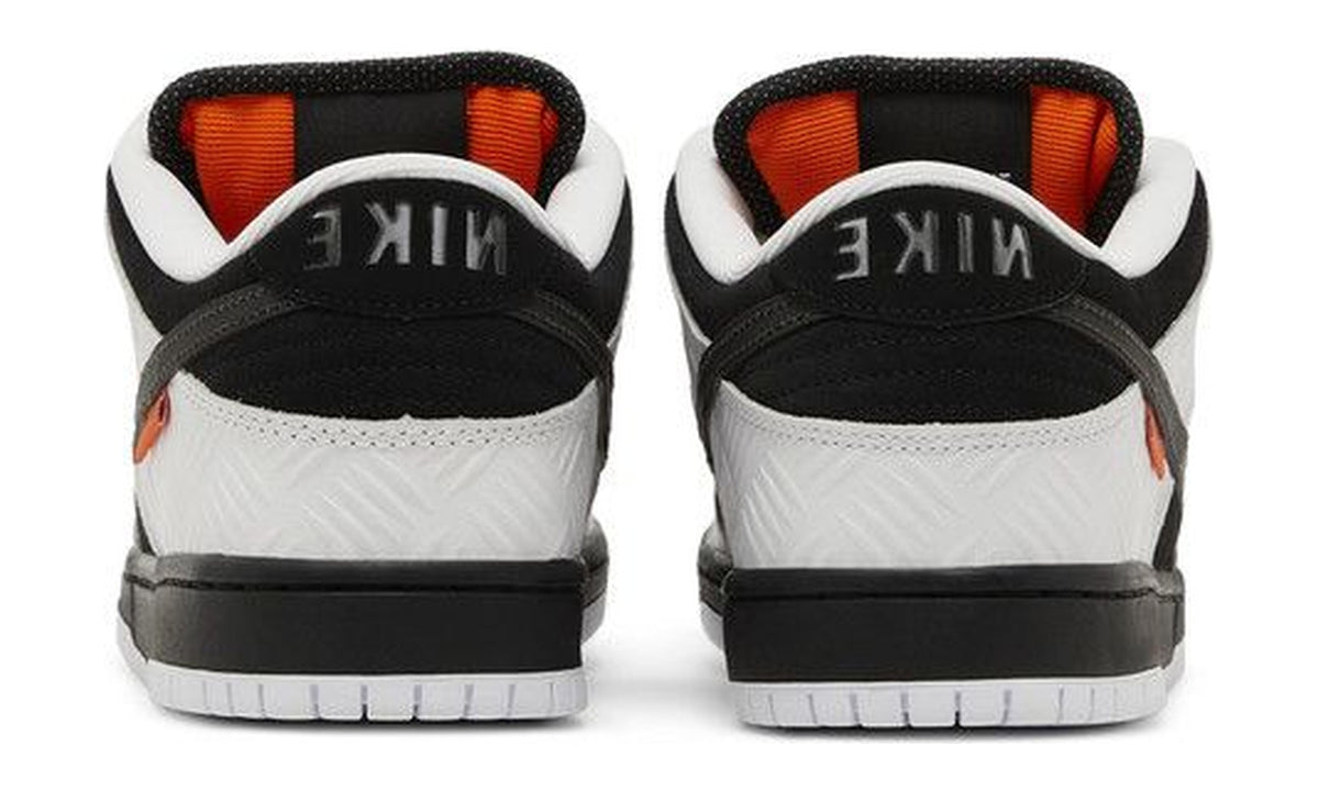 TIGHTBOOTH x Nike Dunk Low SB