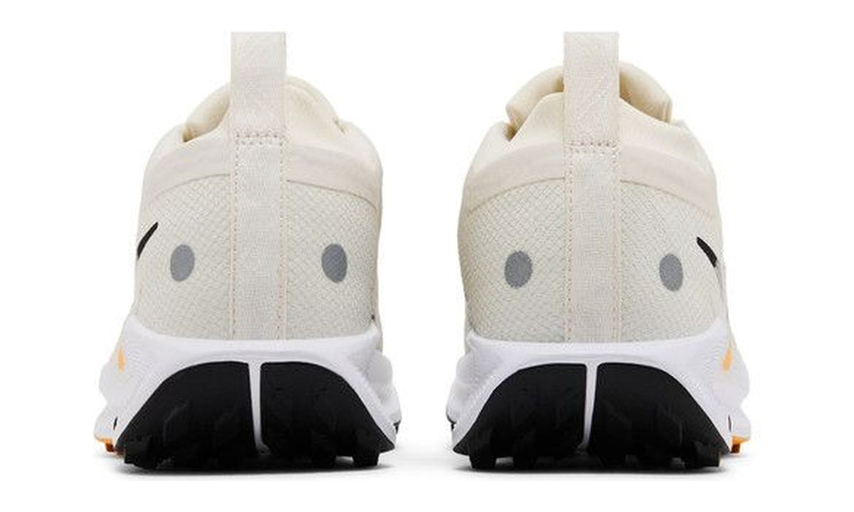 Nike Wmns Pegasus Trail 5 GORE-TEX Phantom Black University Gold