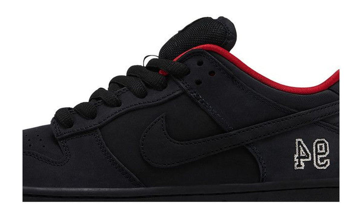 Supreme x Nike Dunk Low SB Black