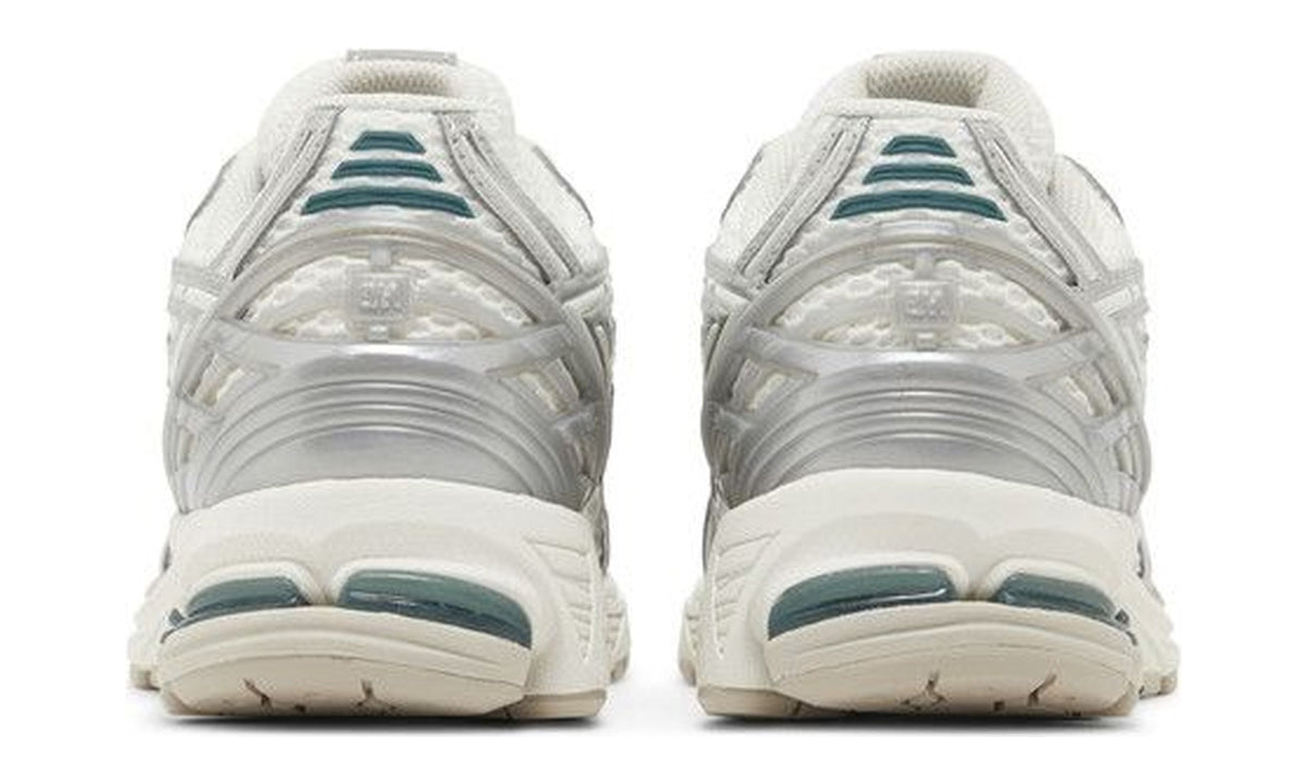 New Balance 1906R Silver Metallic Cream
