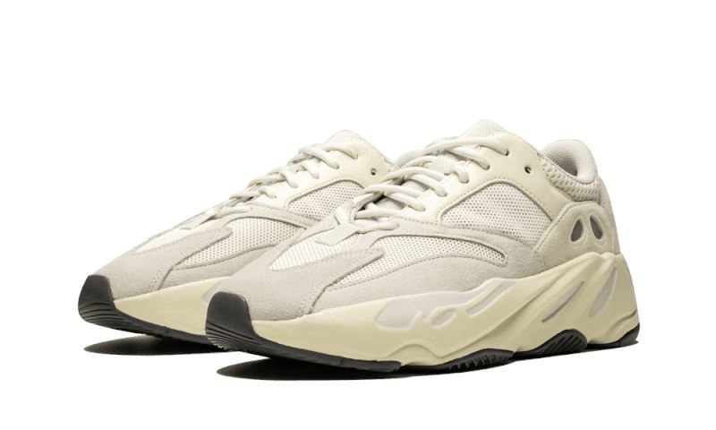 Adidas Yeezy 700 Analog – limitierter Sneaker bei Shade Studios