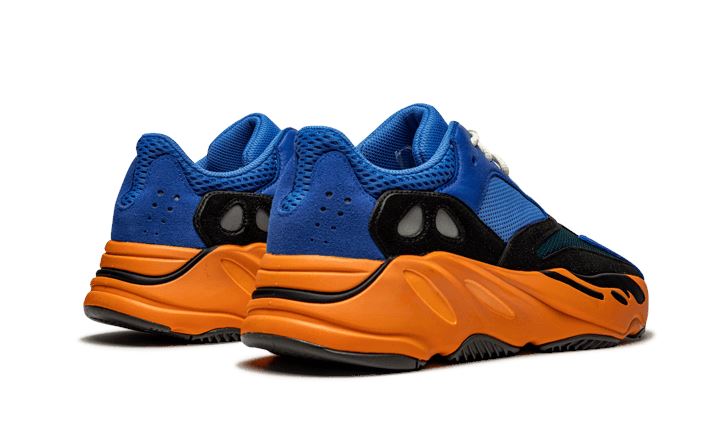 Adidas Yeezy 700 Bright Blue – limitierter Sneaker bei Shade Studios