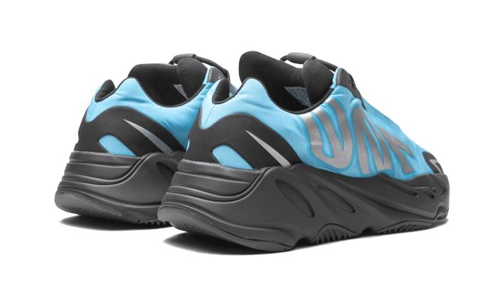 Adidas Yeezy 700 MNVN Bright Cyan – limitierter Sneaker bei Shade Studios