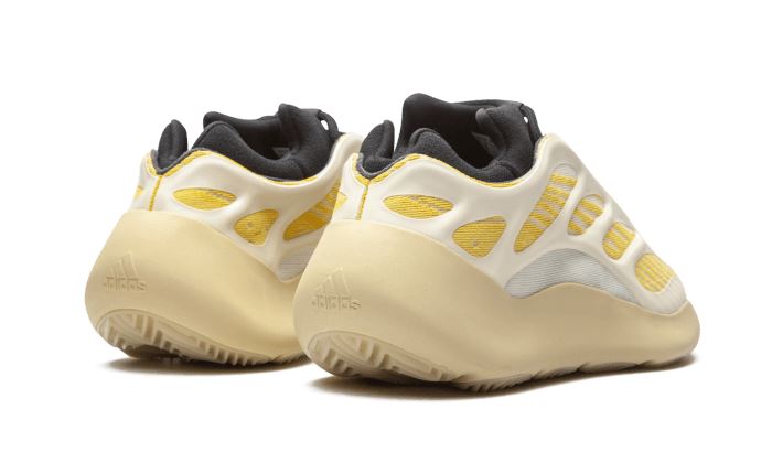 Adidas Yeezy 700 V3 Safflower – limitierter Sneaker bei Shade Studios