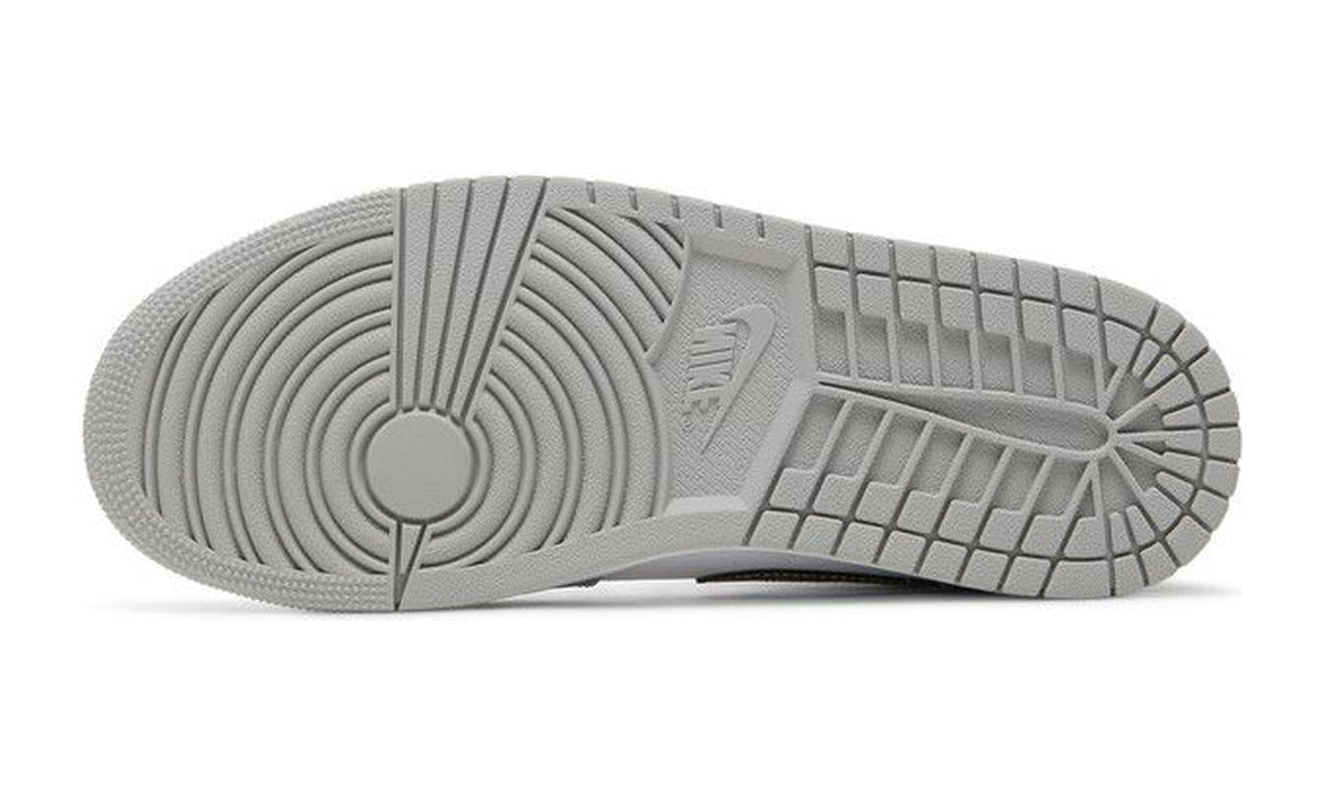 Air Jordan 1 Mid Light Smoke Grey