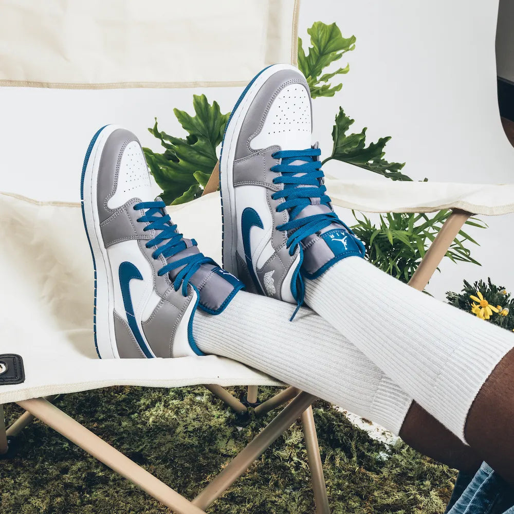 Air Jordan 1 Mid True Blue – limitierter Sneaker bei Shade Studios