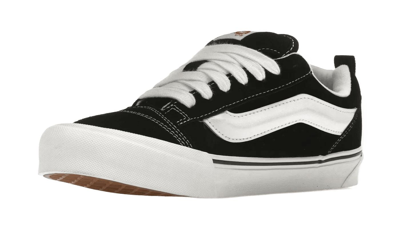 Knu Skool Black White – limitierter Sneaker bei Shade Studios