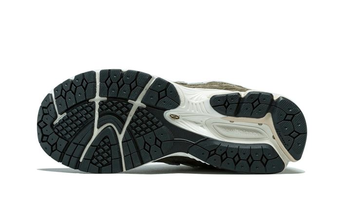 New Balance 2002R Olive Brown – limitierter Sneaker bei Shade Studios