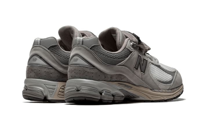 New Balance 2002R Pocket Grey – limitierter Sneaker bei Shade Studios