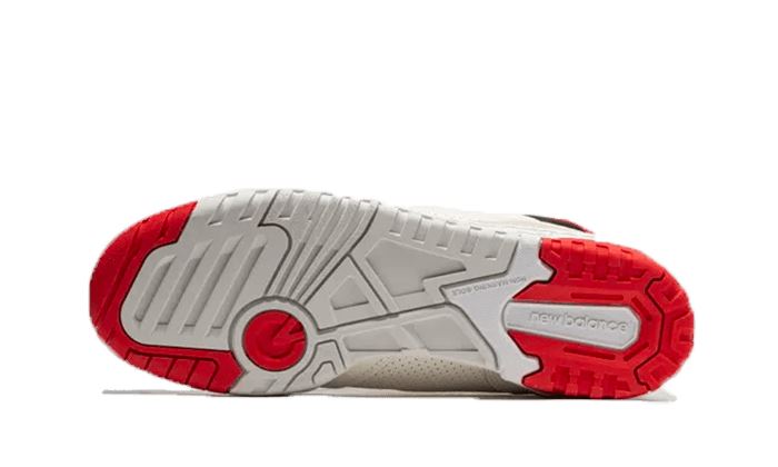 New Balance 550 Sea Salt True Red – limitierter Sneaker bei Shade Studios