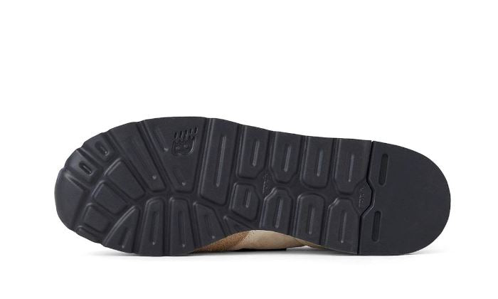 New Balance 990 V1 Made In USA Teddy Santis Macadamia Nut – limitierter Sneaker bei Shade Studios