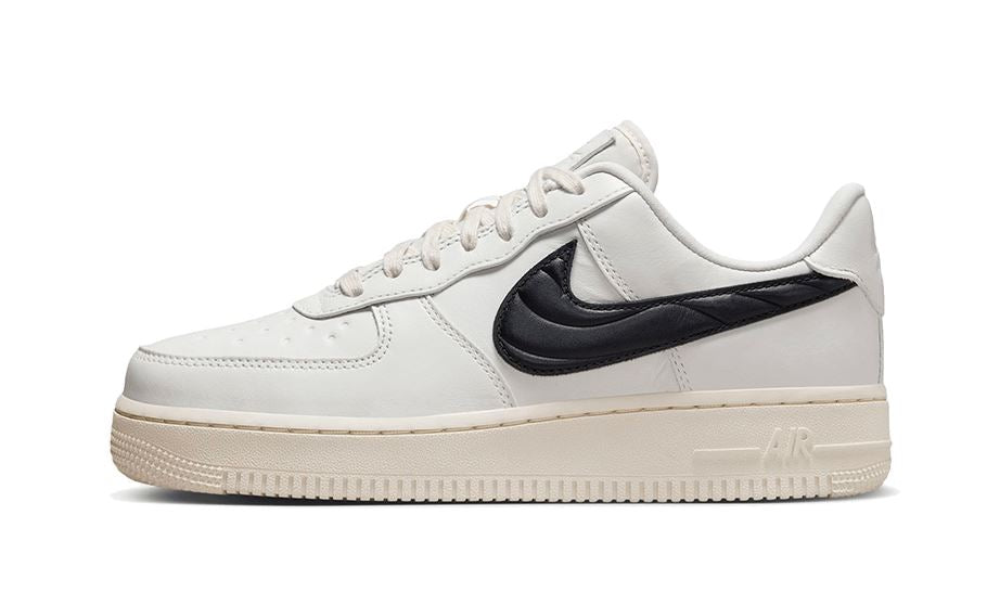 Nike Air Force 1 '07 Quilted Swoosh Phantom Black – limitierter Sneaker bei Shade Studios