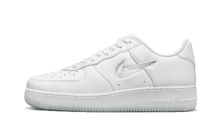 Nike Air Force 1 Low '07 Retro Color of the Month Jewel Swoosh Triple White – limitierter Sneaker bei Shade Studios