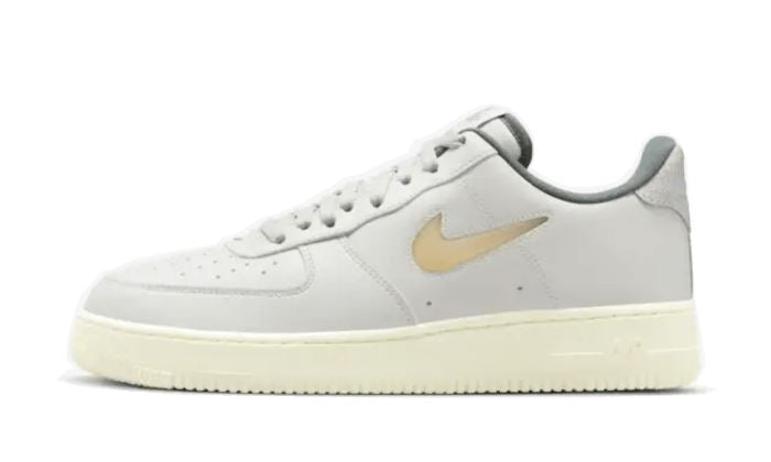 Nike Air Force 1 Low Light Bone and Coconut Milk – limitierter Sneaker bei Shade Studios