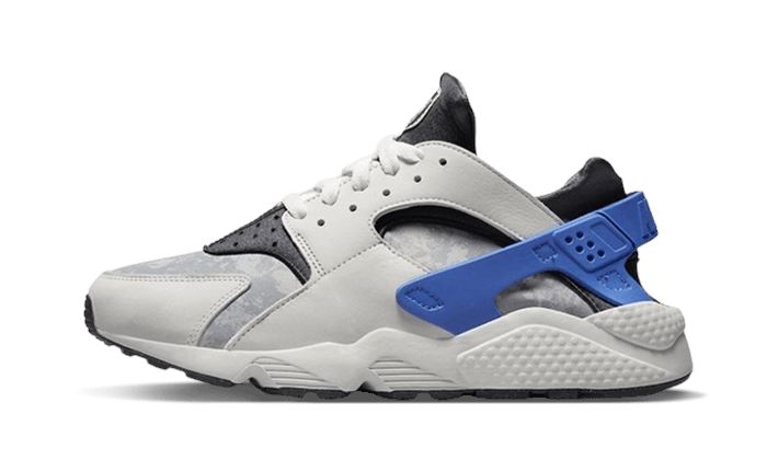 Nike Air Huarache Social FC – limitierter Sneaker bei Shade Studios
