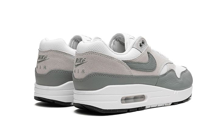 Nike Air Max 1 White Mica Green – limitierter Sneaker bei Shade Studios
