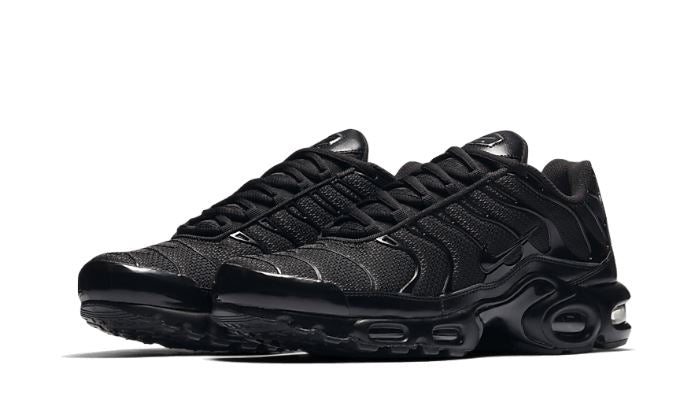 Nike Air Max Plus Triple Black – limitierter Sneaker bei Shade Studios