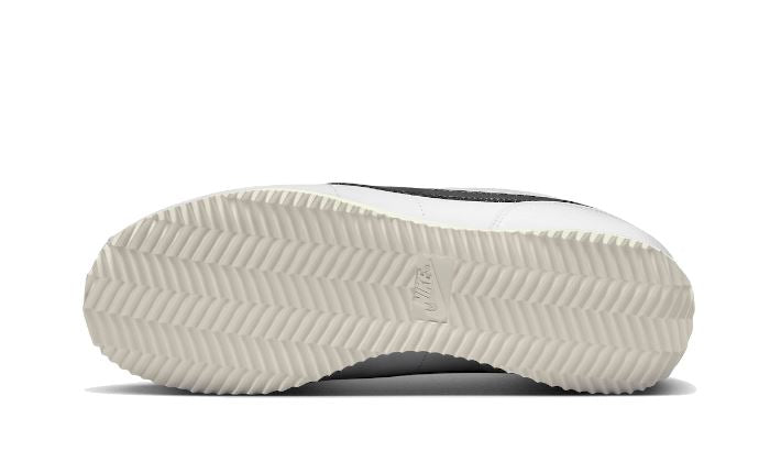 Nike Cortez White Black – limitierter Sneaker bei Shade Studios