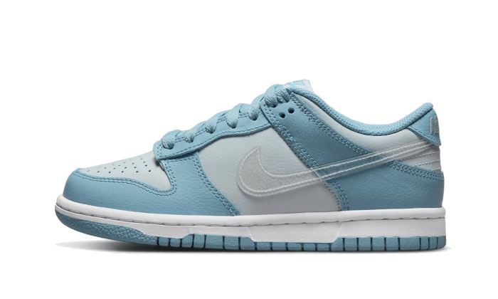 Nike Dunk Low Clear Swoosh – limitierter Sneaker bei Shade Studios