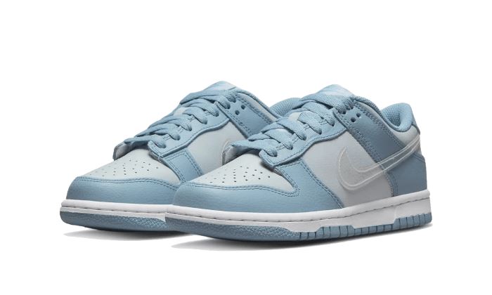 Nike Dunk Low Clear Swoosh – limitierter Sneaker bei Shade Studios