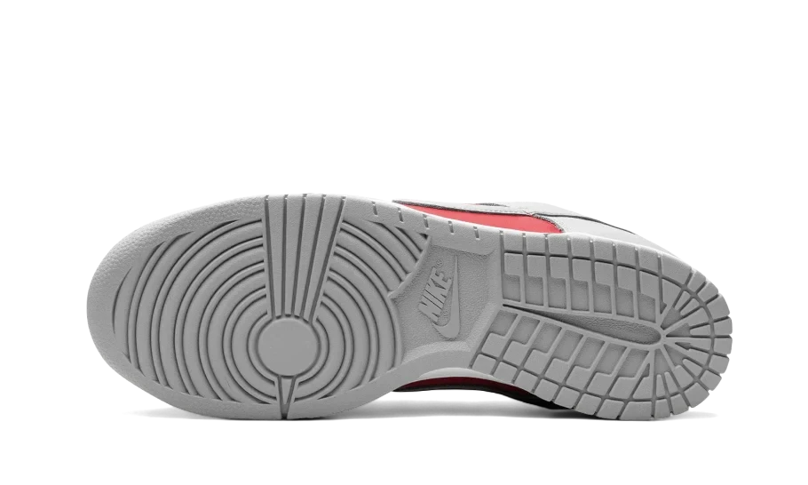 Nike Dunk Low Reverse Ultraman – limitierter Sneaker bei Shade Studios