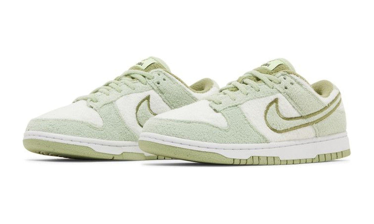 Nike Wmns Dunk Low SE Fleece - Honeydew