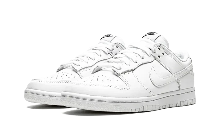 Nike Dunk Low Triple White (2021) – limitierter Sneaker bei Shade Studios