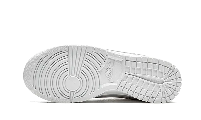 Nike Dunk Low Triple White (2021) – limitierter Sneaker bei Shade Studios
