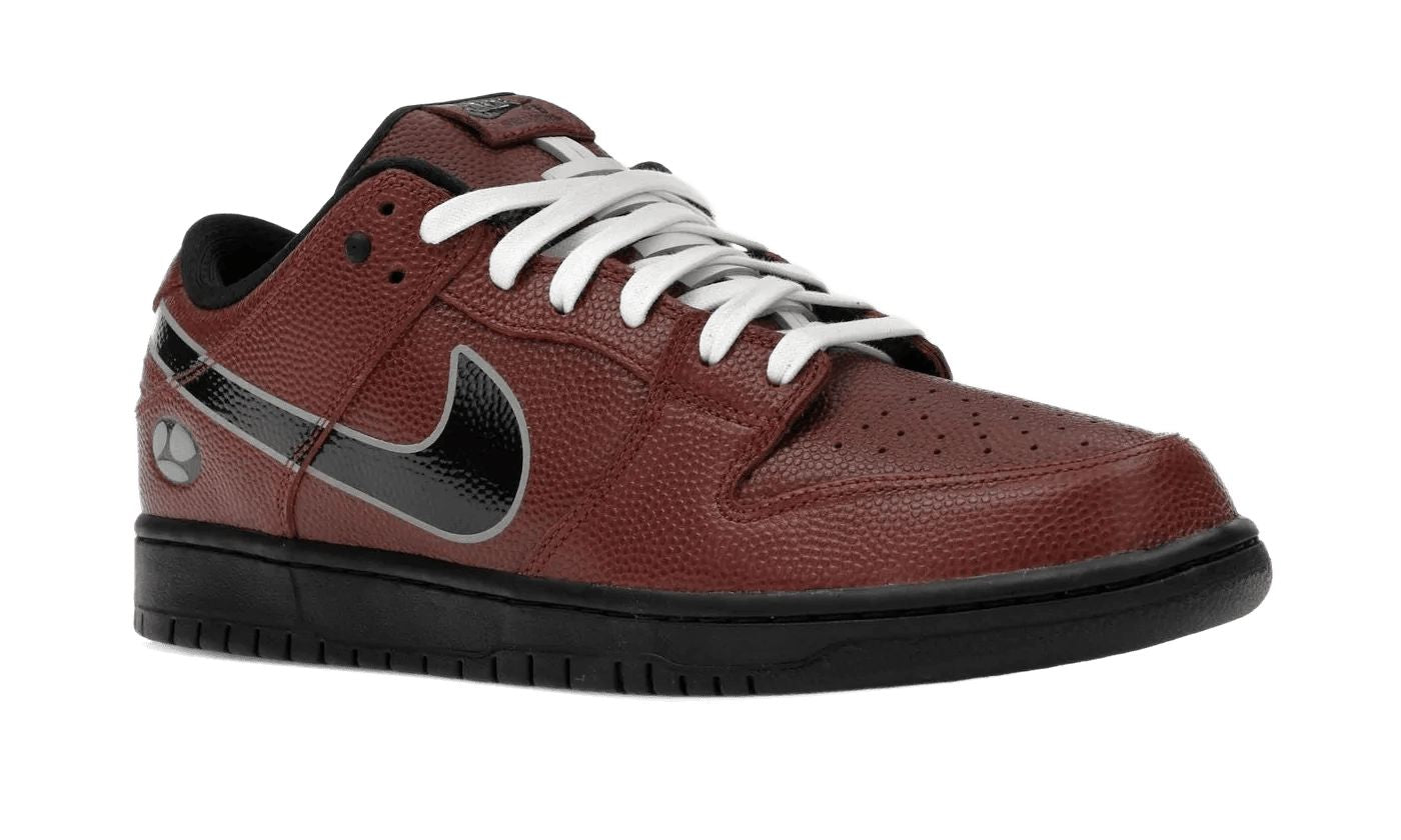 Nike SB Dunk Low Limosine Skateboards