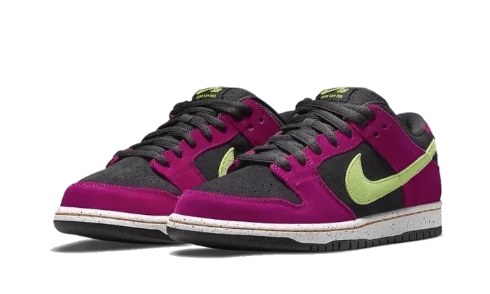 Nike SB Dunk Low Red Plum – limitierter Sneaker bei Shade Studios
