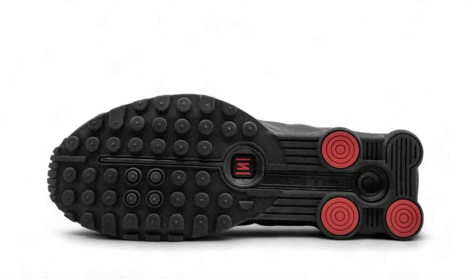Nike Shox R4 Black – limitierter Sneaker bei Shade Studios