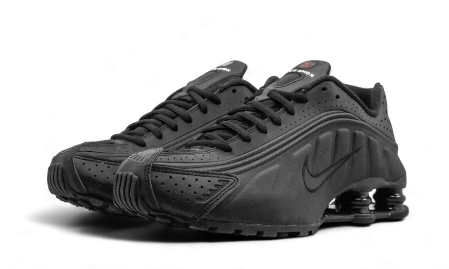 Nike Shox R4 Black – limitierter Sneaker bei Shade Studios