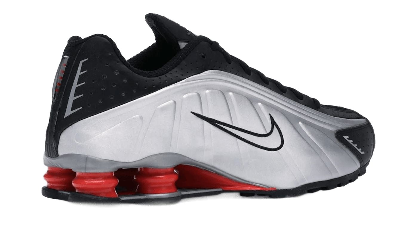 Nike Shox R4 Black Metallic Silver (2018/2024) – limitierter Sneaker bei Shade Studios