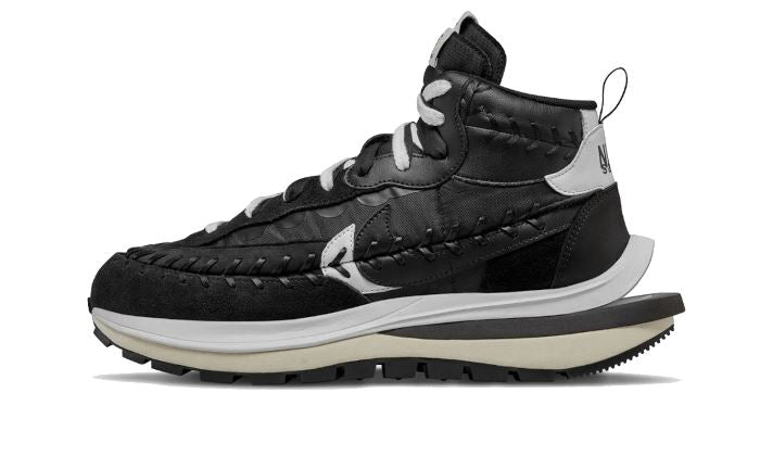 Nike Vaporwaffle Sacai Jean Paul Gaultier Black White – limitierter Sneaker bei Shade Studios