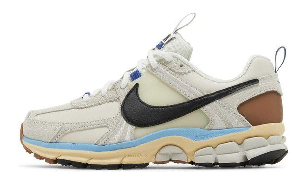 Nike Wmns Air Zoom Vomero 5 Designed by Japan