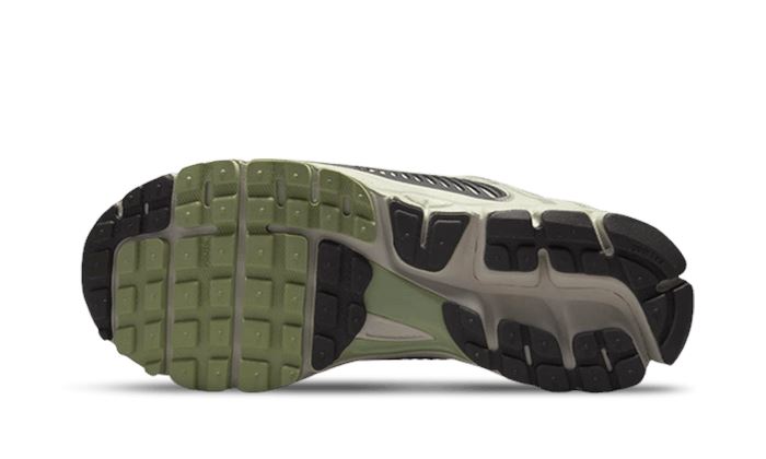 Nike Zoom Vomero 5 Cobblestone – limitierter Sneaker bei Shade Studios
