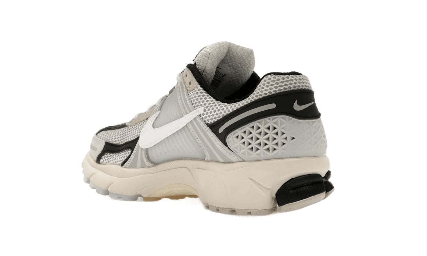 Nike Zoom Vomero 5 Supersonic Light Bone Black