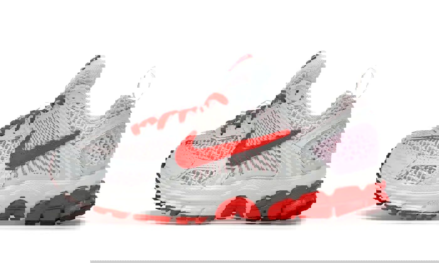 Nike Zoom Vomero 5 Valentine's Day