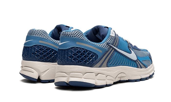 Nike Zoom Vomero 5 Worn Blue – limitierter Sneaker bei Shade Studios