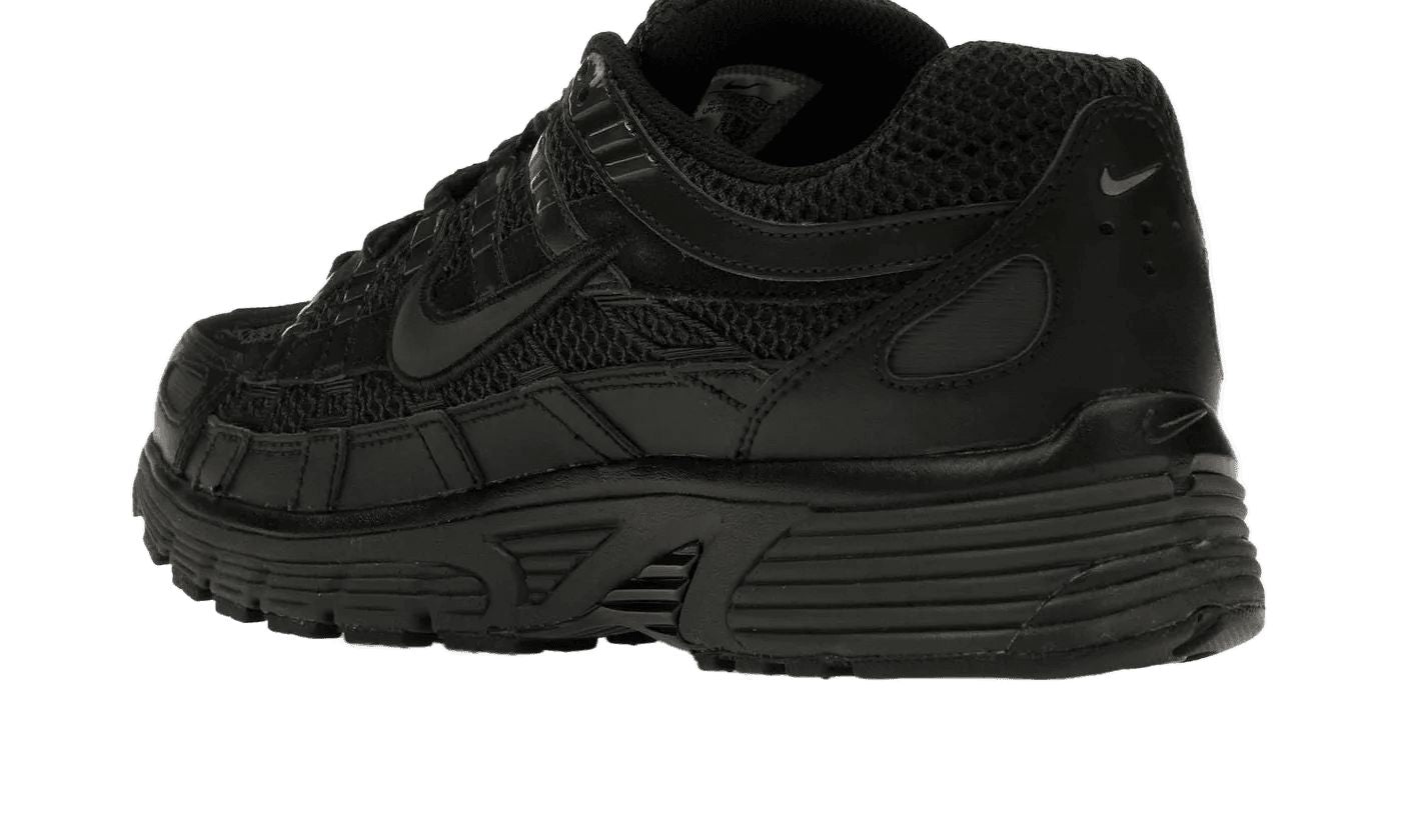 P-6000 Premium Triple Black – limitierter Sneaker bei Shade Studios