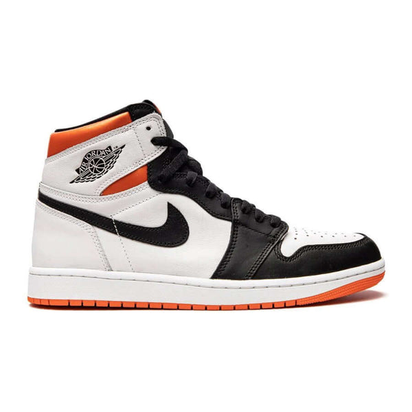Dieses Bild zeigt einen Nike Air Jordan 1 High Sneaker in orange