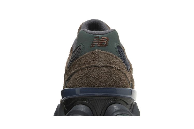 New Balance 9060 Beef and Broccoli – limitierter Sneaker bei Shade Studios