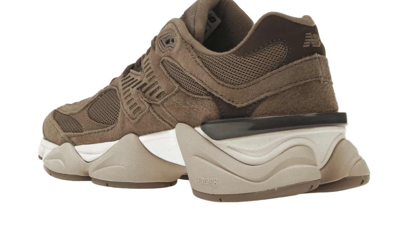 New Balance 9060 Mushroom Brown – limitierter Sneaker bei Shade Studios