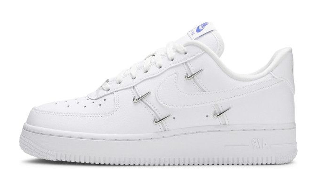 Nike Wmns Air Force 1 '07 LX Sisterhood - White Metallic Silver
