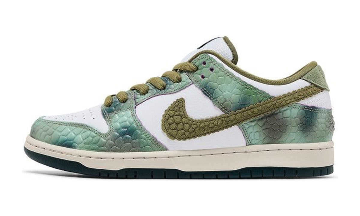 Alexis Sablone x Nike Dunk Low SB Chameleon