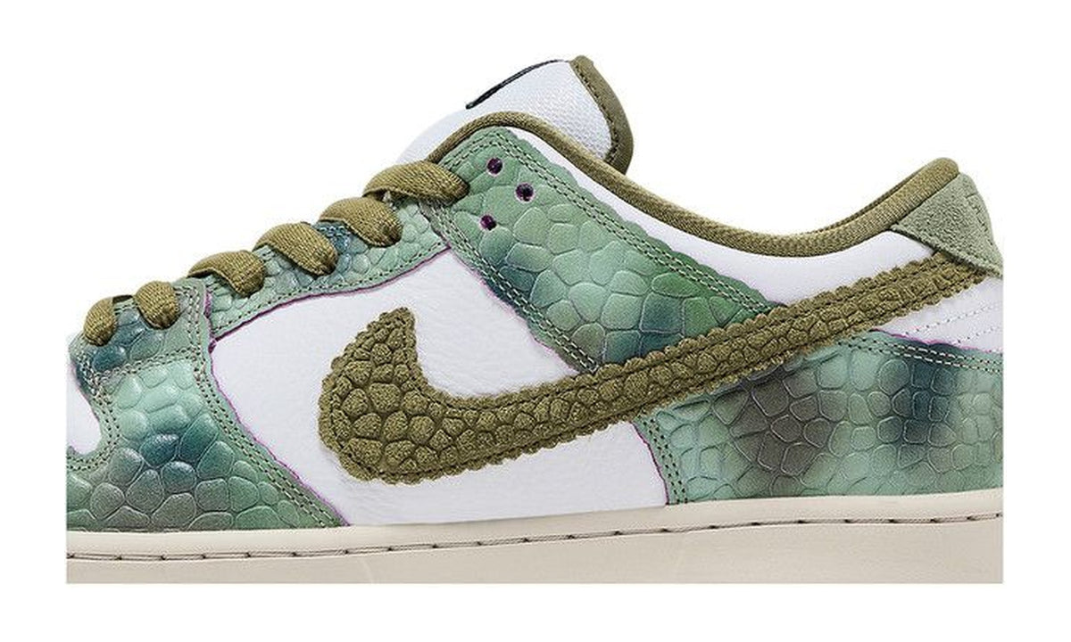 Alexis Sablone x Nike Dunk Low SB Chameleon