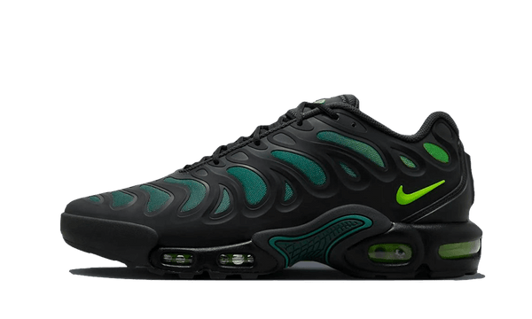 Air max plus black on black sales