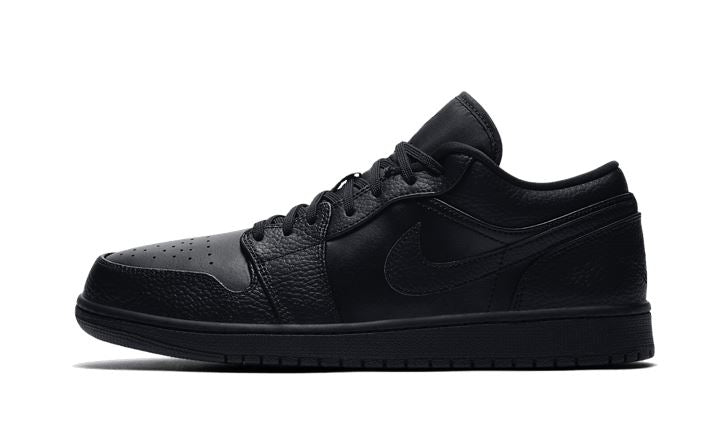 Air Jordan 1 Low Triple Black – limitierter Sneaker bei Shade Studios