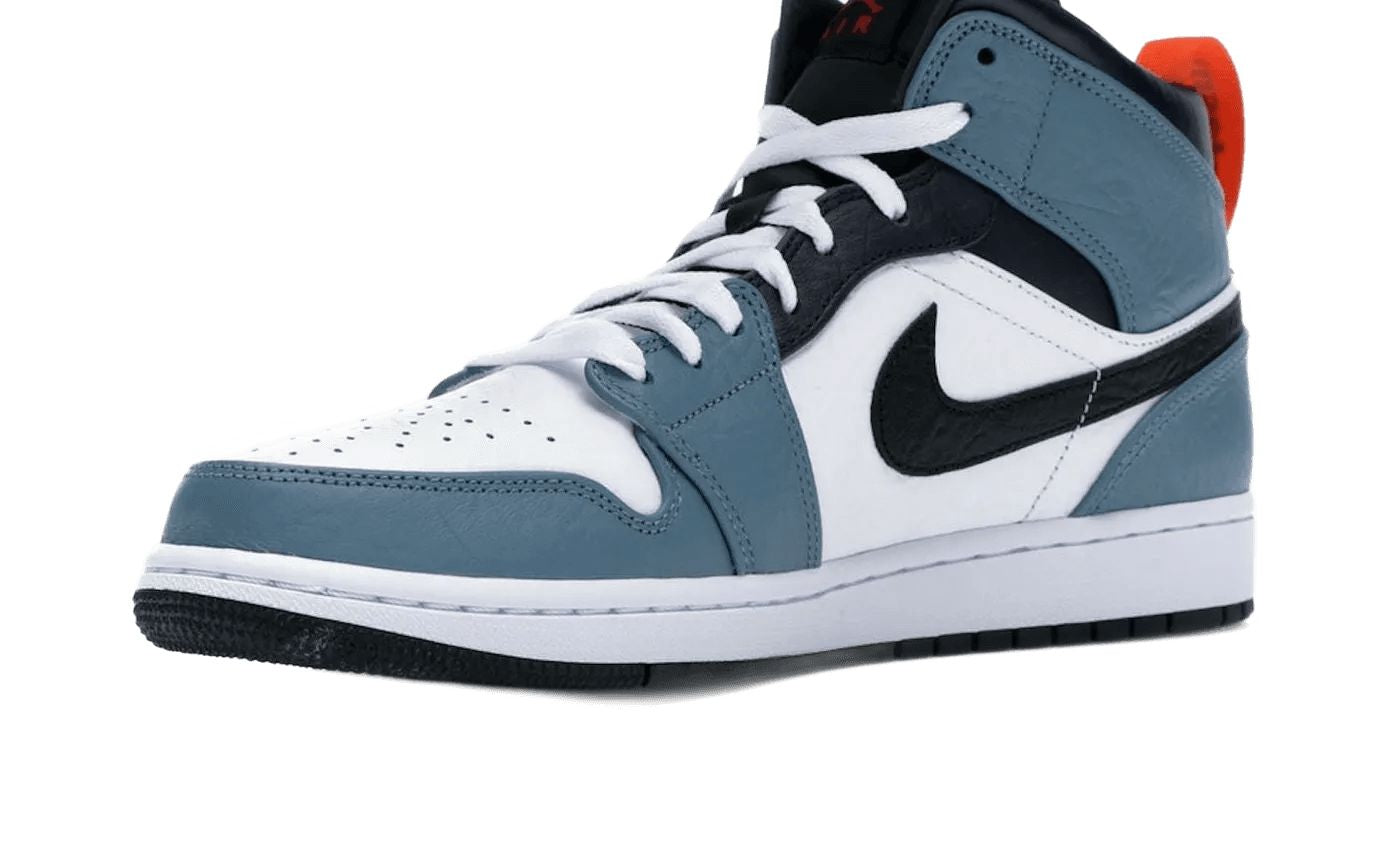 Air Jordan 1 Mid Fearless Facetasm