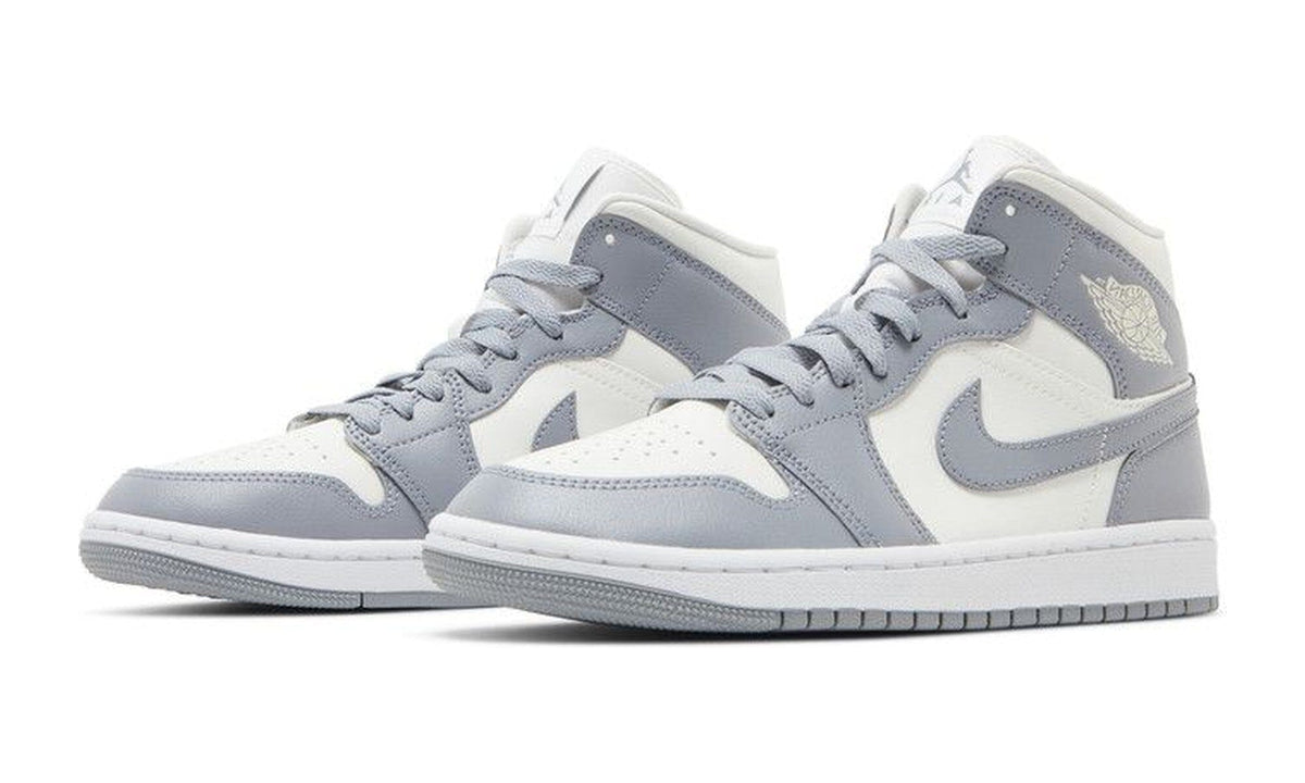 Wmns Air Jordan 1 Mid Stealth